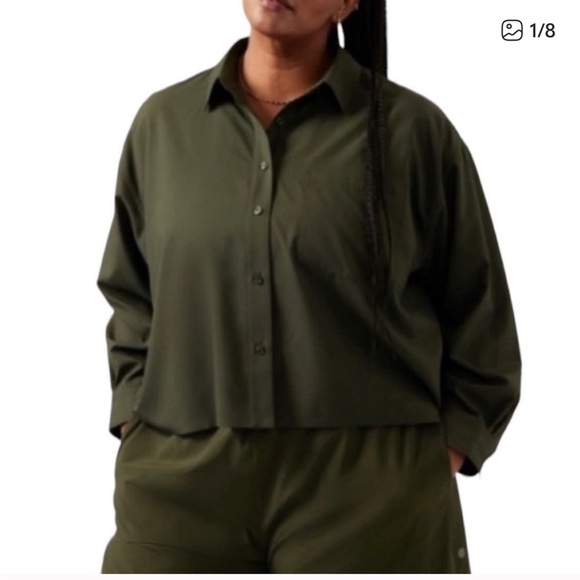 Athleta cropped Tech Top XXS runs large - Picture 3 of 5